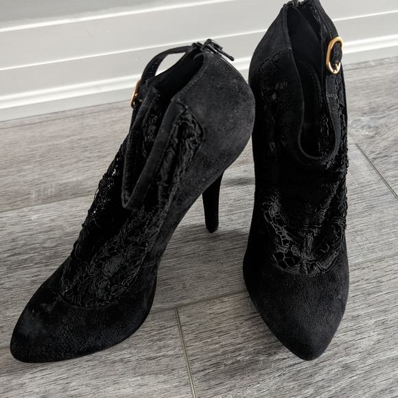 Dolce and Gabbana stiletto laced heels - Picture 2 of 10